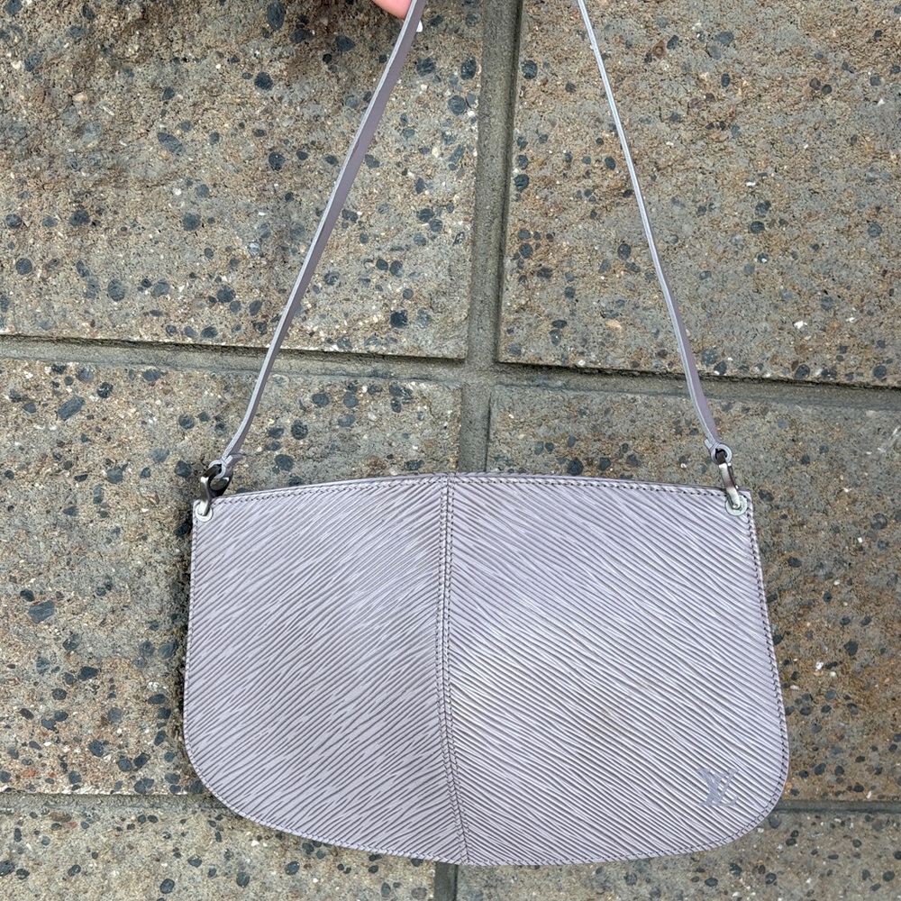 Louis Vuitton Epi leather pochette Demi Lune Purple Lilac